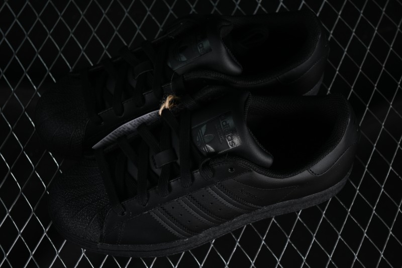 Adidas Superstar EG4957 Classic Shell Toe Casual Sneakers - EG4957