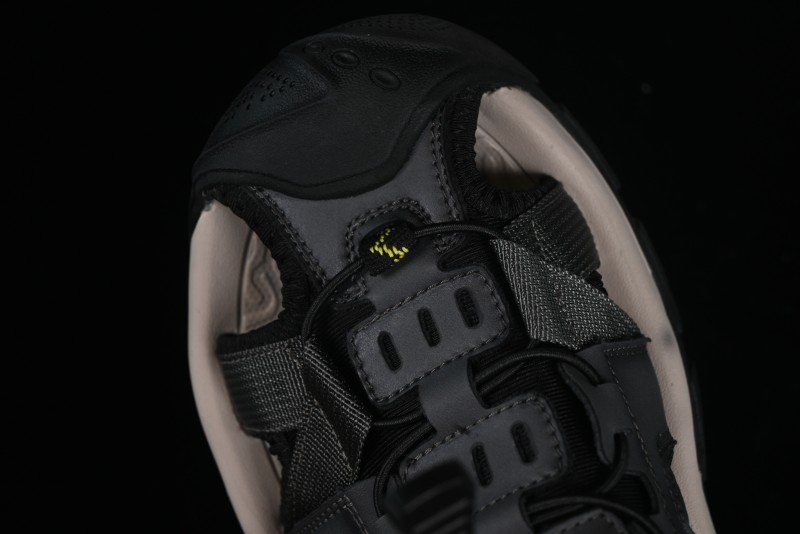 ECCO New Terrain Series Outdoor Closed-Toe Sandals Water Shoes with Breathable Design - 63890301002