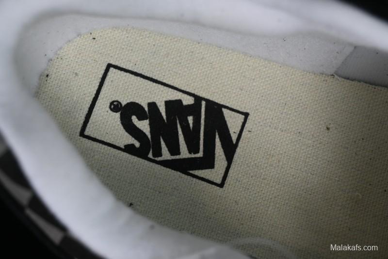 Vans Classics Knu Skool Retro Skate Shoes with Thick Tongue and Oversized Toe - VN0009QCB9P