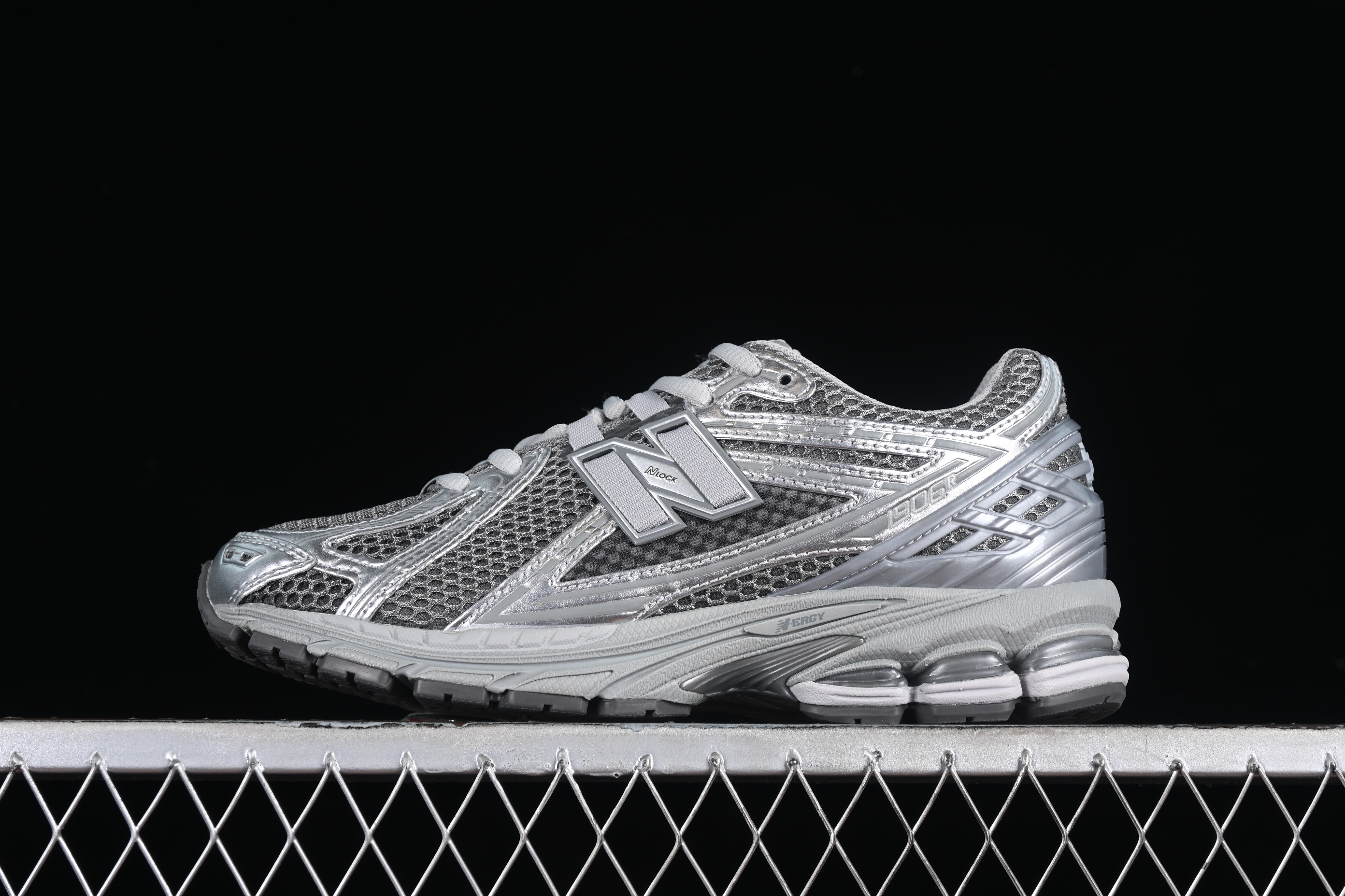 New Balance 1906 Series Retro Dad Style Casual Running Shoes - M1906REH