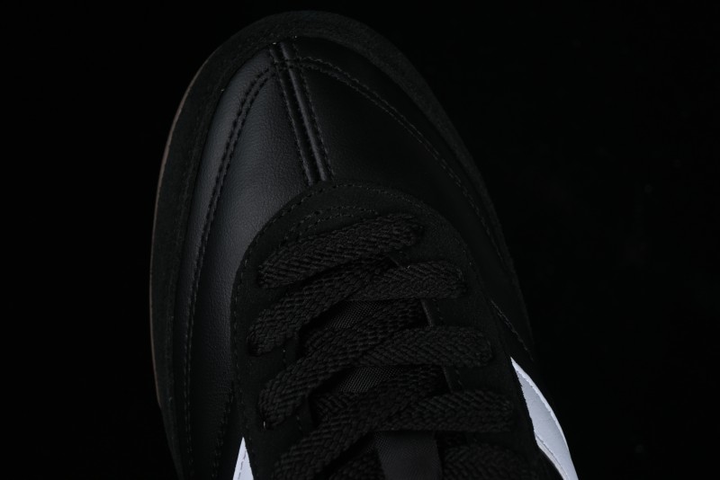 New Balance RC24 Series Retro Football-Inspired Casual Sneakers - URC42LB