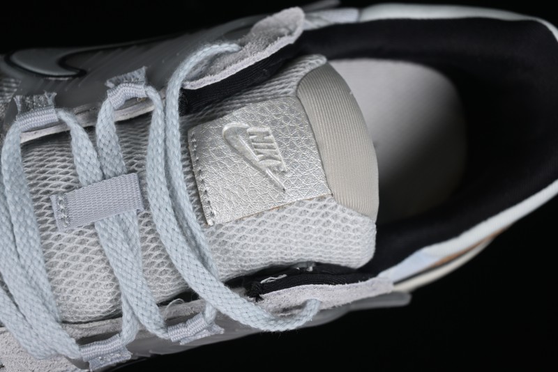 Nike Runtekk Run Retro Low-Top Running Shoes with Cushlon Midsole and Anti-Slip Design - FN6703-002