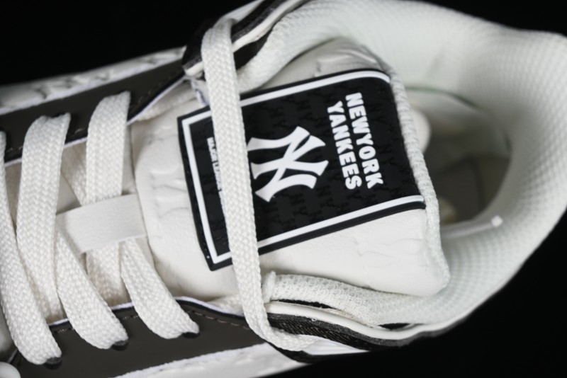 MLB Chunky Liner New York Yankees Lightweight Platform Sneakers with 6cm Height Increase - 3ASXCMM4N50BKS