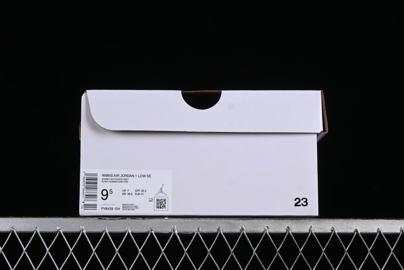 Nike Air Jordan 1 Low Flight Vintage Casual Sneakers with Distressed White-Blue Design - FV8439-104