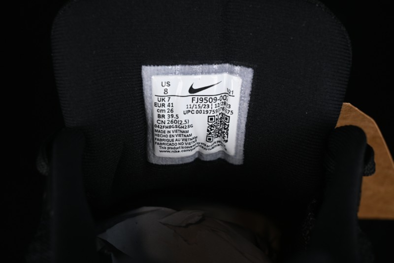 Nike Zoom Winflo 11 Breathable Mesh Cushioned Running Shoes with Air Cushion - FJ9509-002