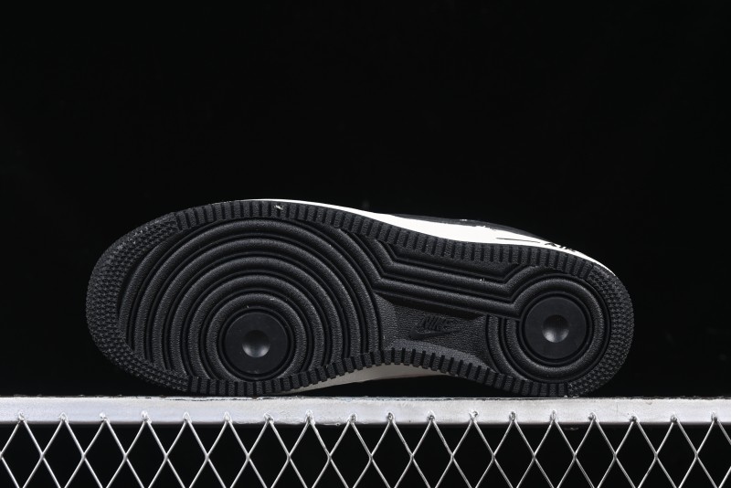 Nike Air Force 1'07 Low The North Face Collaboration Patent Leather Black Stitch Low-Top Casual Sneakers - DM6688-005