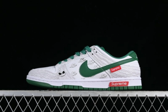 Supreme x Nike Dunk Low SB Skate Shoes with Zoom Air Cushion - XD6188-033