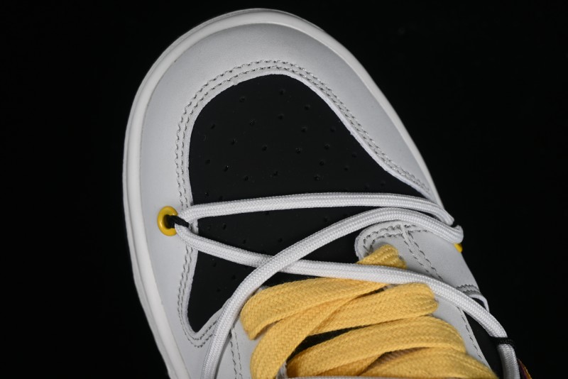 Nike SB Dunk Low Custom Collaboration Otomo Katsuhiro x Nike SB Dunk Low "Steamboy OST" - CT0856-101