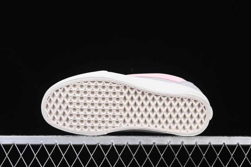 Vans Knu Skool Low-Top Retro Casual Vulcanized Sneakers in Off-White Pink - VN0009QPNK