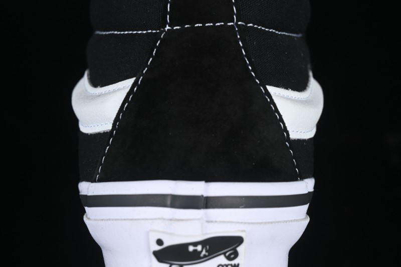 Vans HommeGirls x Vans Sk8-Mid Fashion Casual Mid-Top Canvas Sneakers with Bold Side Stripes - VN000NBNCJK