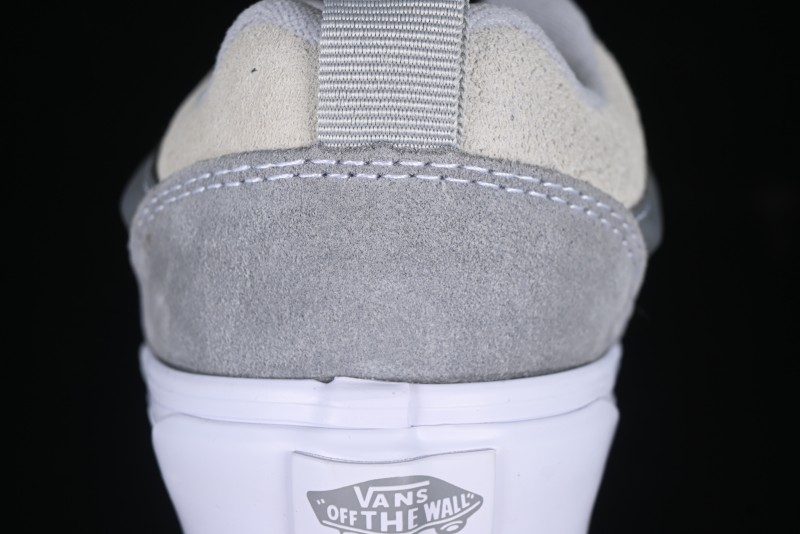 Vans Knu Skool Low-Top Retro Chunky Sneakers - VN000D22BH7
