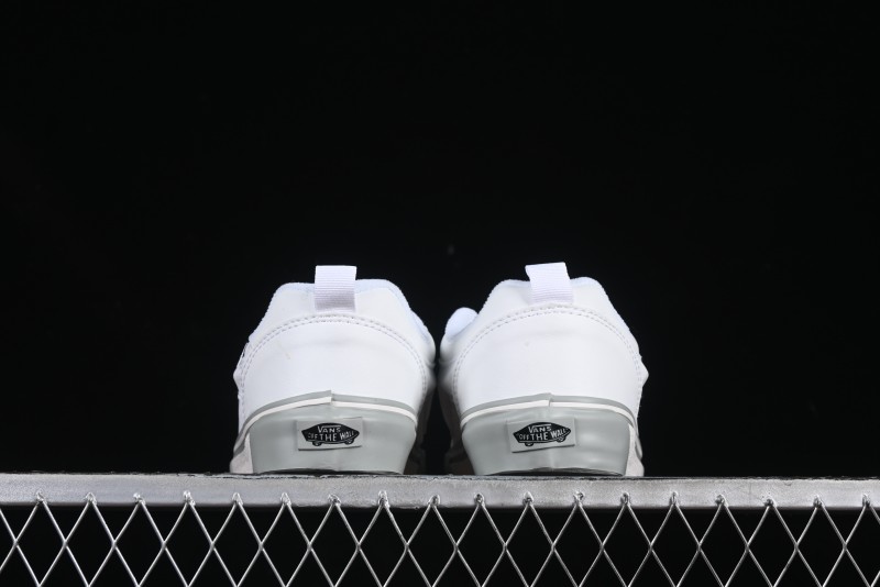 Vans Knu Skool Low-Top Retro Chunky Sneakers - VN0009QCBUH
