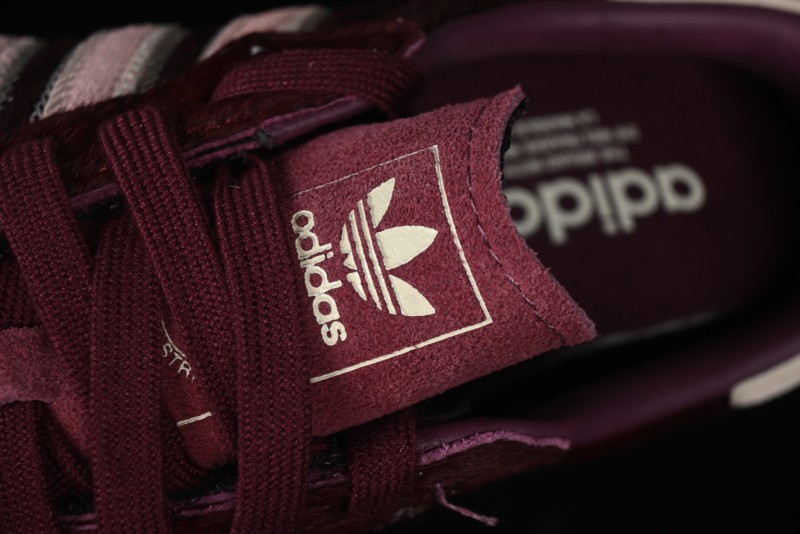 Adidas Samba OG Casual Sneakers with Classic Trefoil Logo - JP5330