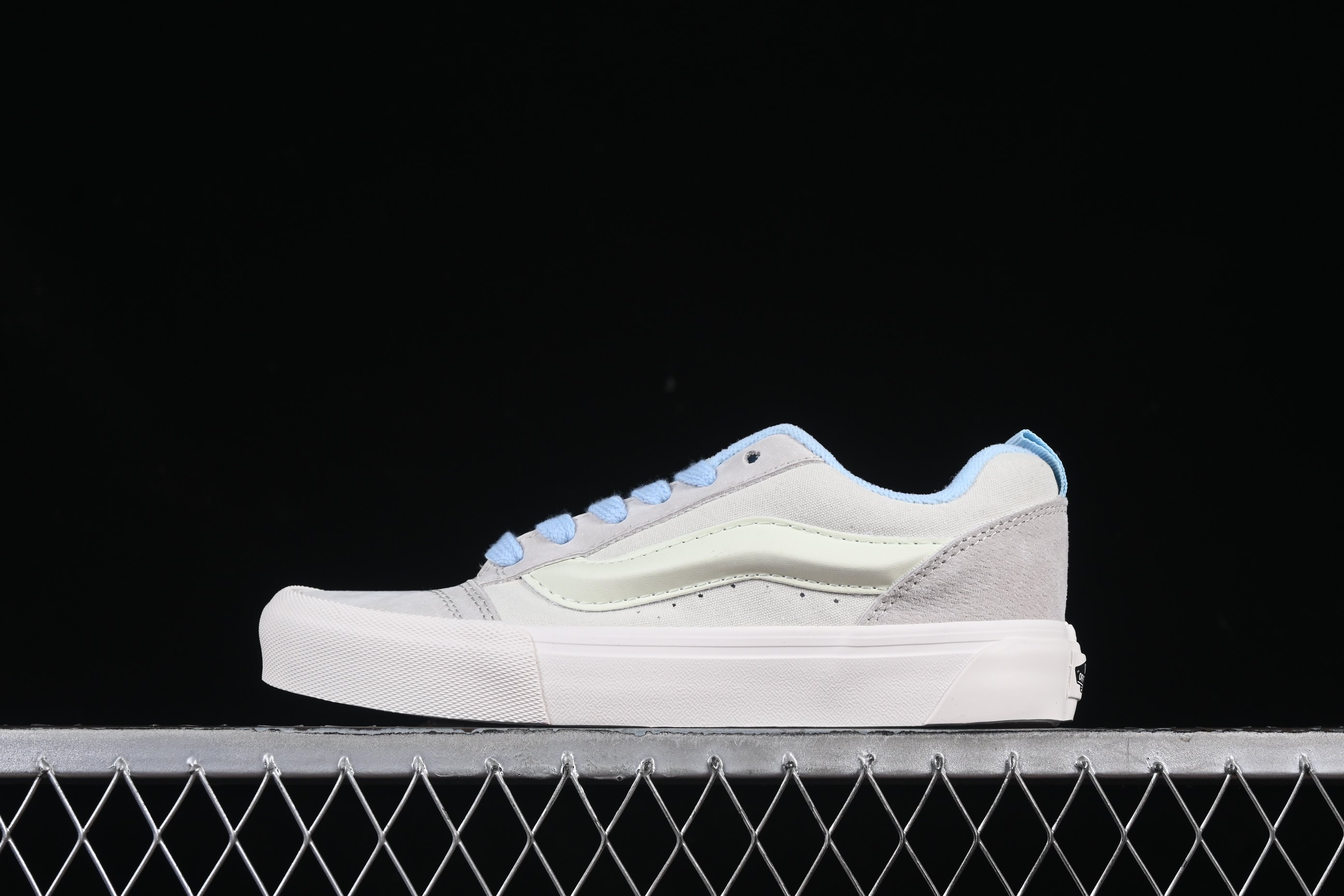 Vans Knu Skool Low-Top Retro Chunky Sneakers - VN000D6CZ5D