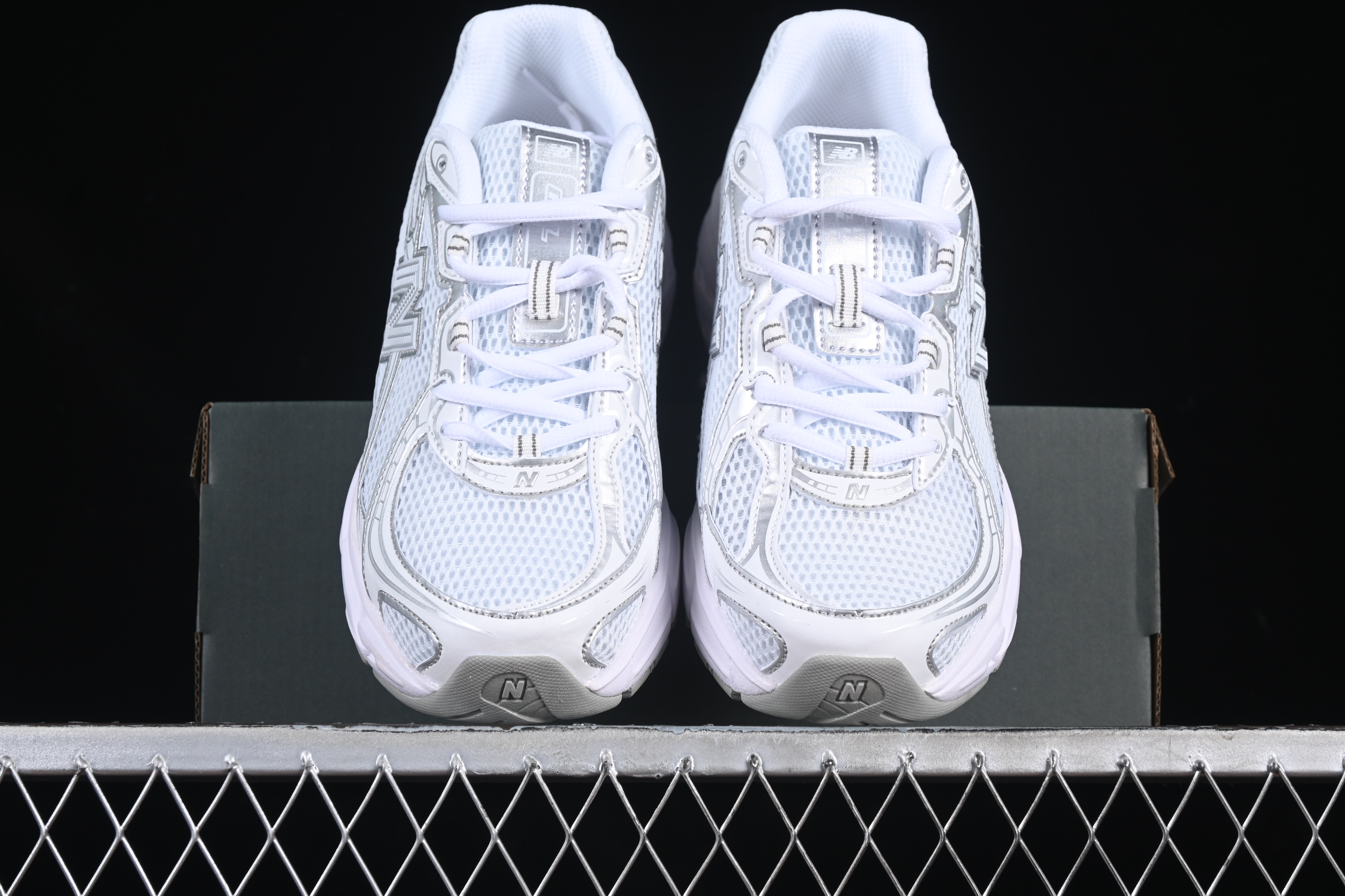 New Balance 740 Series Retro Dad Style Casual Running Shoes - U740WM2