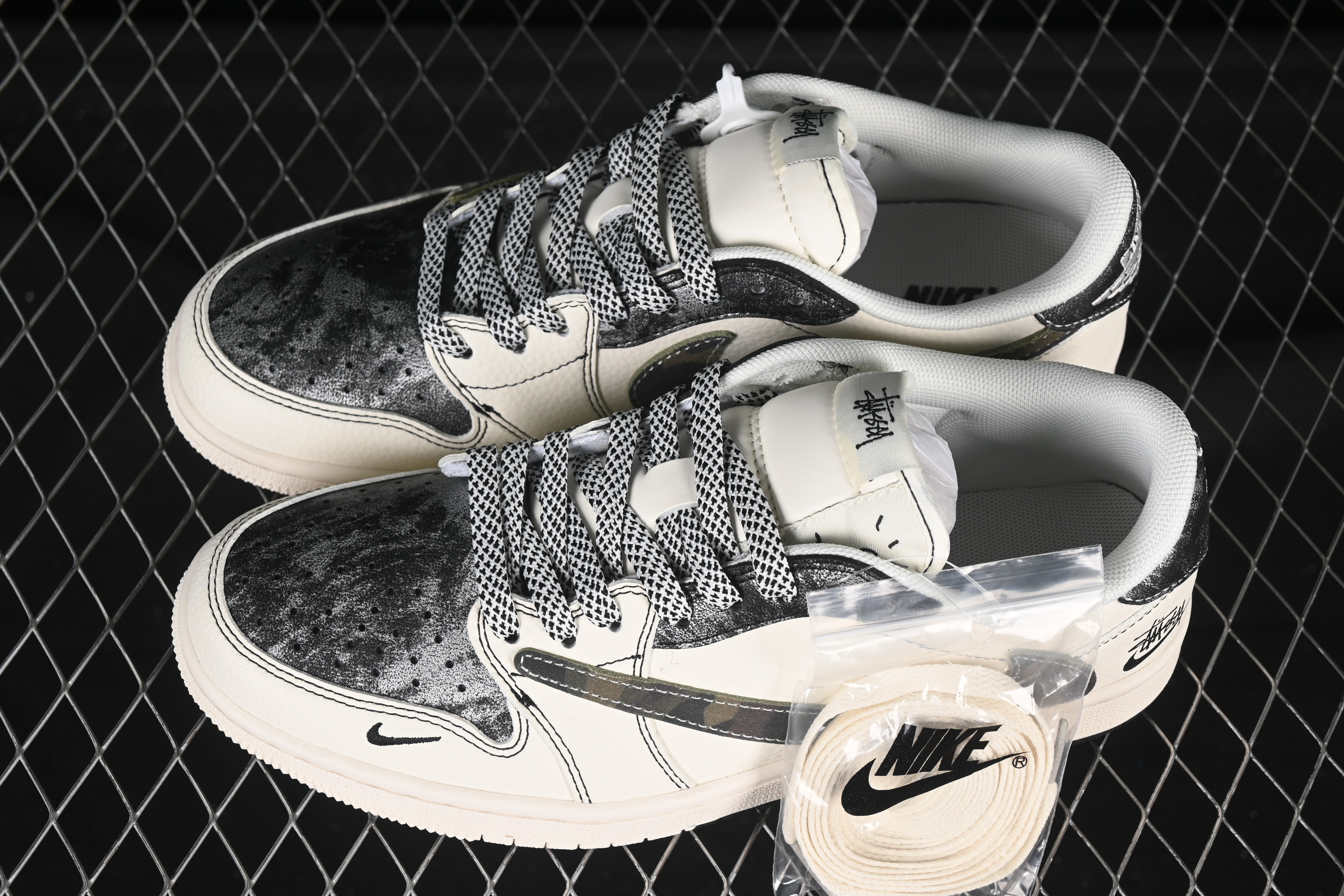 Nike Travis Scott x Fragment Design x Air Jordan 1 Low OG SP AJ1 Stussy Collaboration Dual Camo Swoosh Low-Top Casual Sneakers - XS7089-548