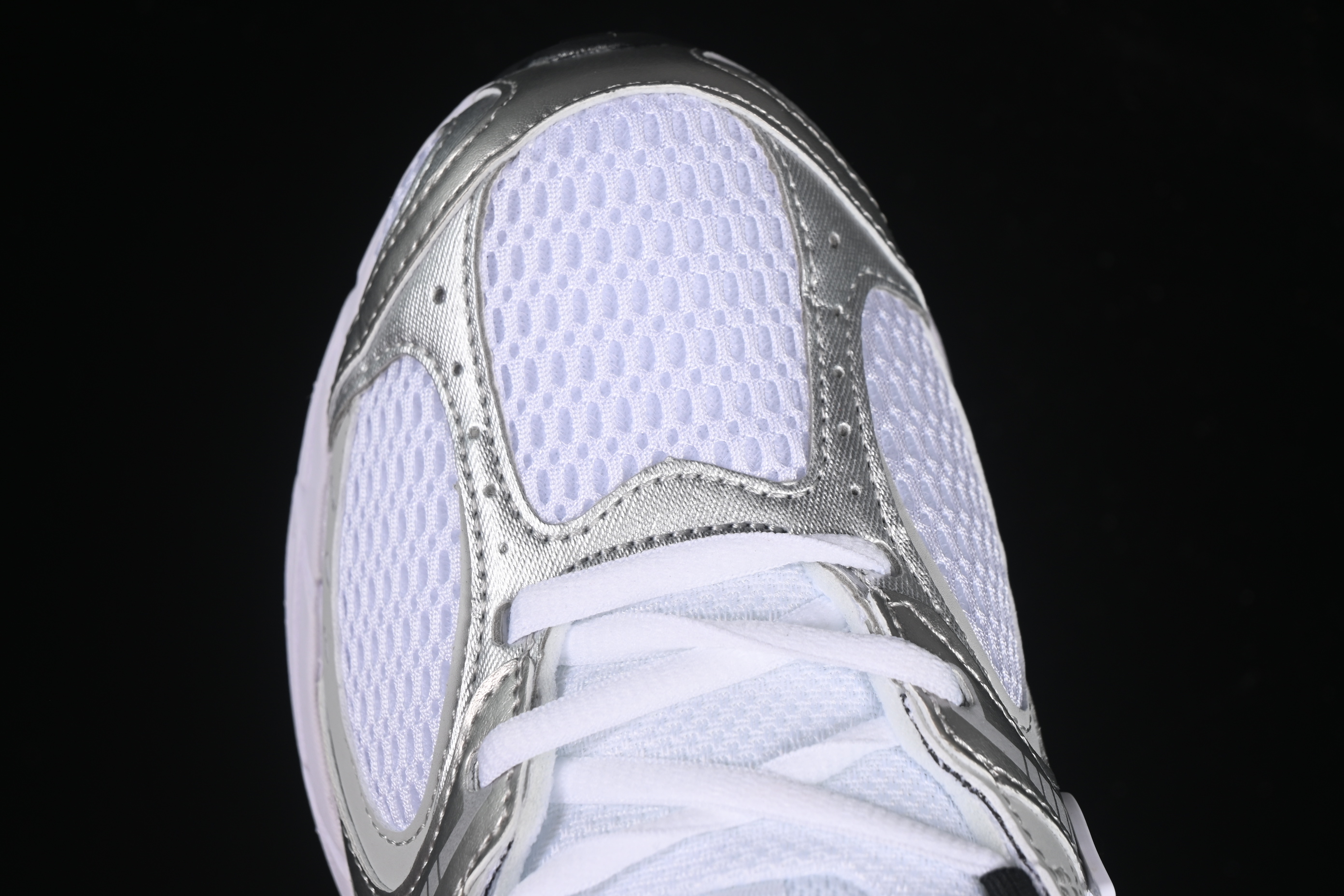 Nike V5 RNR Millennium Classic Retro Running Shoes with Foam Midsole - HQ7901-107