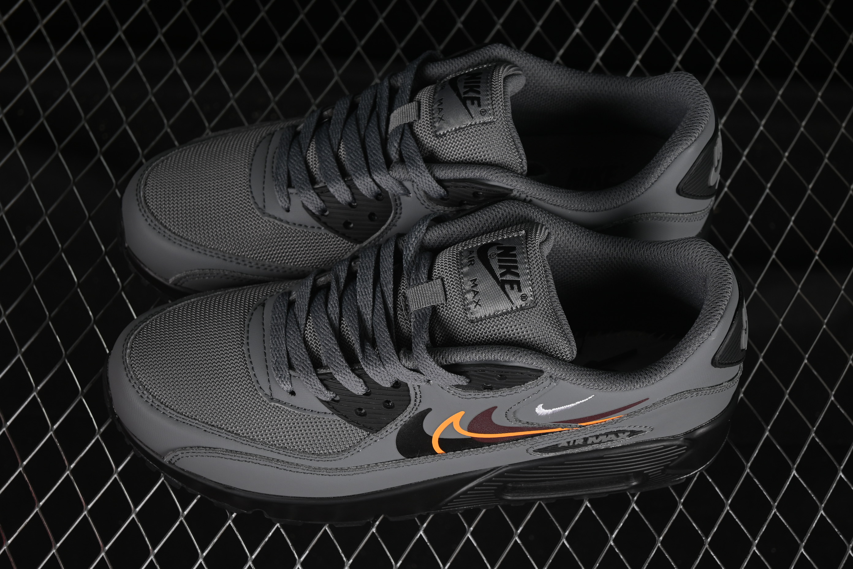 Nike Air Max 90 Retro Running Shoes with Visible Air Cushion - FN7810-001