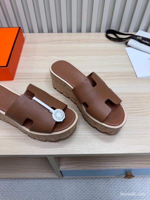 2025 Women Hermès Brown Leather Slippers KFY00280