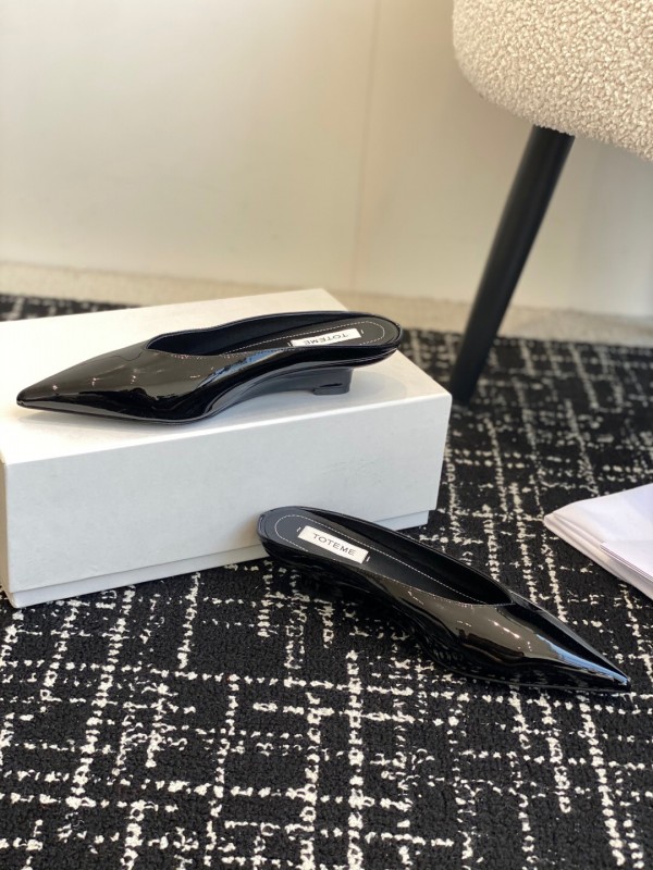 2025 Women Toteme Black Patent Leather Mule