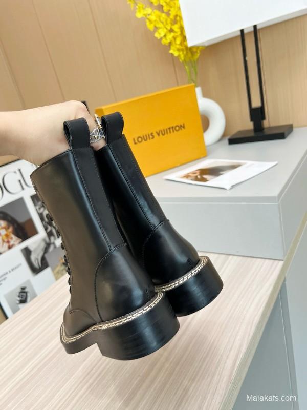 2024 Women Louis Vuitton Black Calfskin Leather Boots MJ00370