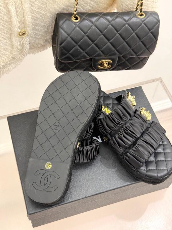 2025 Women Chanel Black Leather Slippers CC Logo KFY00230