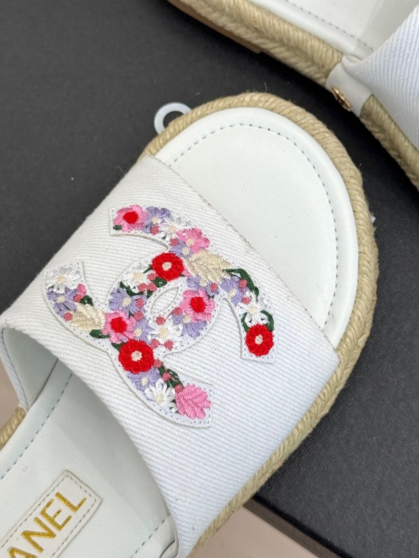 2025 Women Chanel White Embroidered Cotton Slippers KFY00230