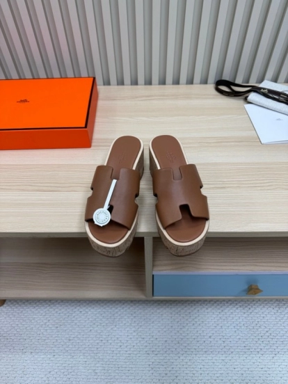 2025 Women Hermès Brown Leather Slippers KFY00280