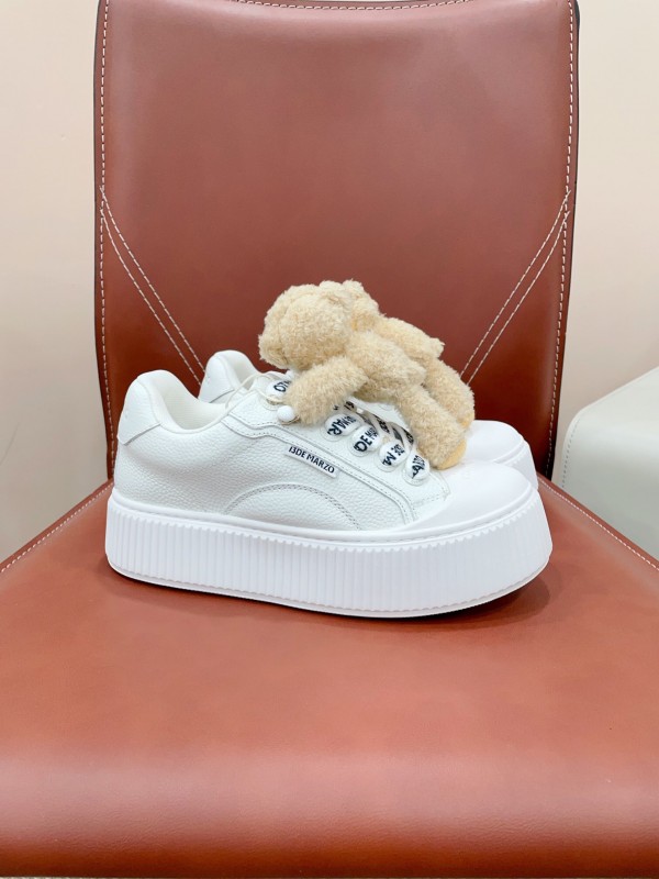 2025 Women 13DE MARZO White Leather Sneakers Plush Toy KFY00300