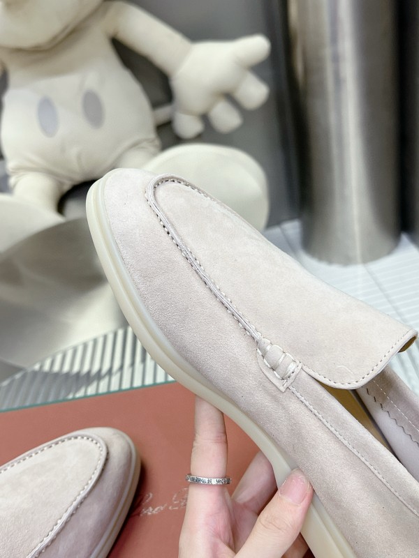 2024 Unisex Le Parmentier White Suede Loafers MJ00270