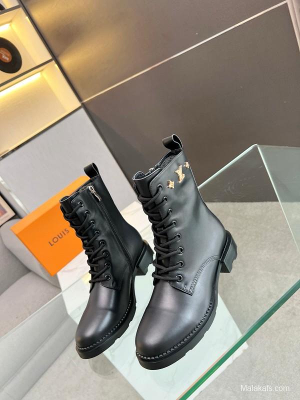 2024 Women Louis Vuitton Black Leather Ankle Boots MJ00320