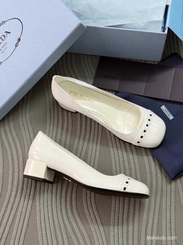 2025 Women Prada White Leather Loafers KFY00300