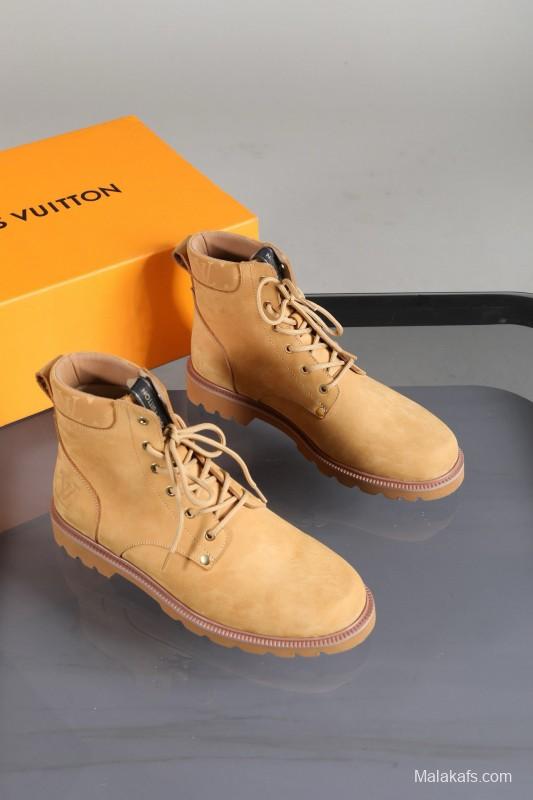 2024 Men Louis Vuitton Beige Nubuck Leather Ankle Boots MJ00470