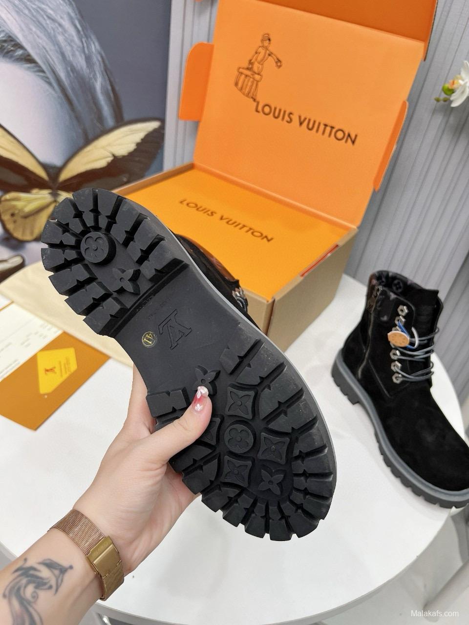 2024 Unisex Louis Vuitton Black Suede Leather 6 Inch Waterproof Embossed Leather Ankle Boots MJ00450