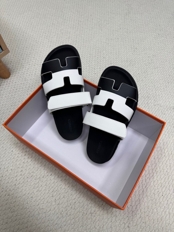2025 Slippers Hermès White Black Leather Slippers