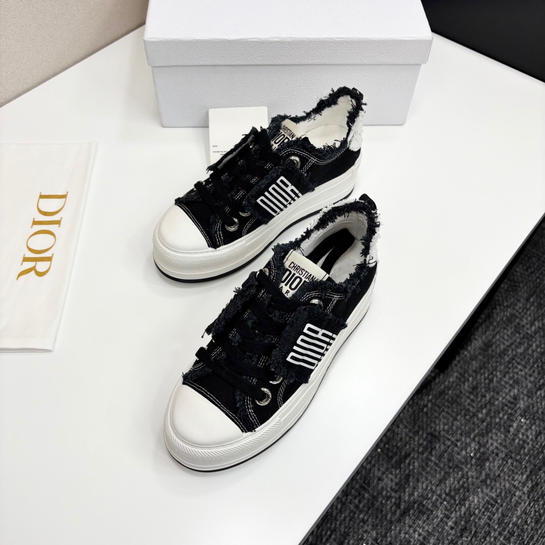 2025 Women Dior Black White Canvas Sneakers LY00300
