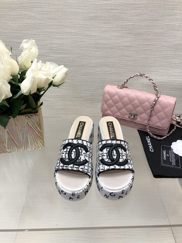 2025 Women Chanel Black White Textile Slippers LY00320