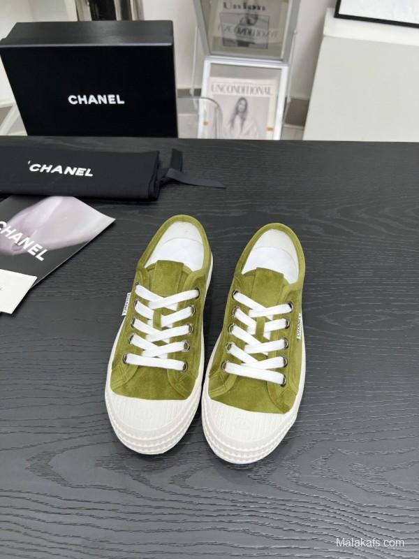 2025 Women Chanel Green Suede Casual Sneakers LY00230