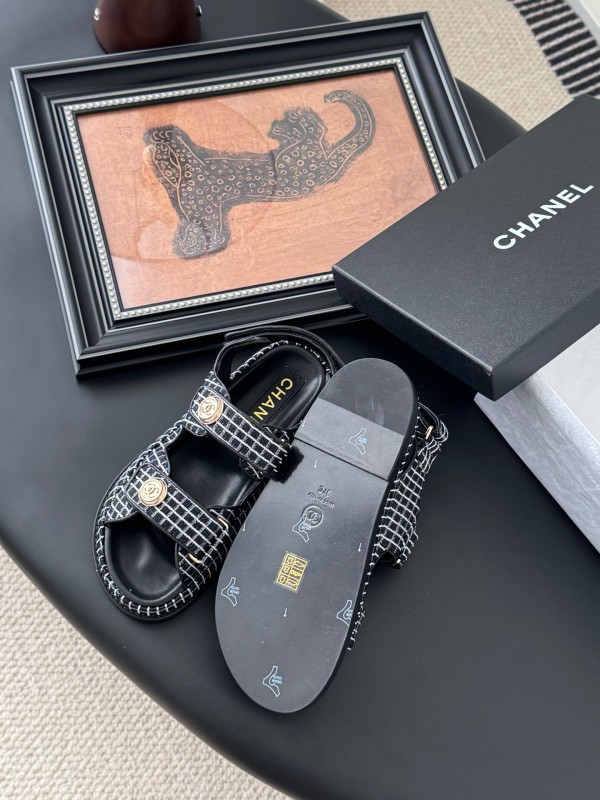 2025 Women Chanel Black Leather Sandals LY00320