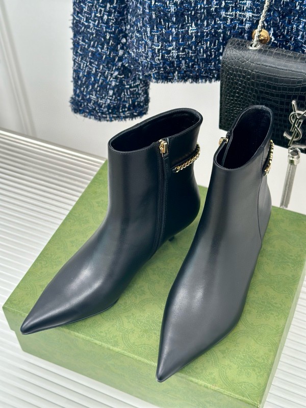 2024 Women Gucci Black Leather Ankle Boots Chain Detail MJ00410