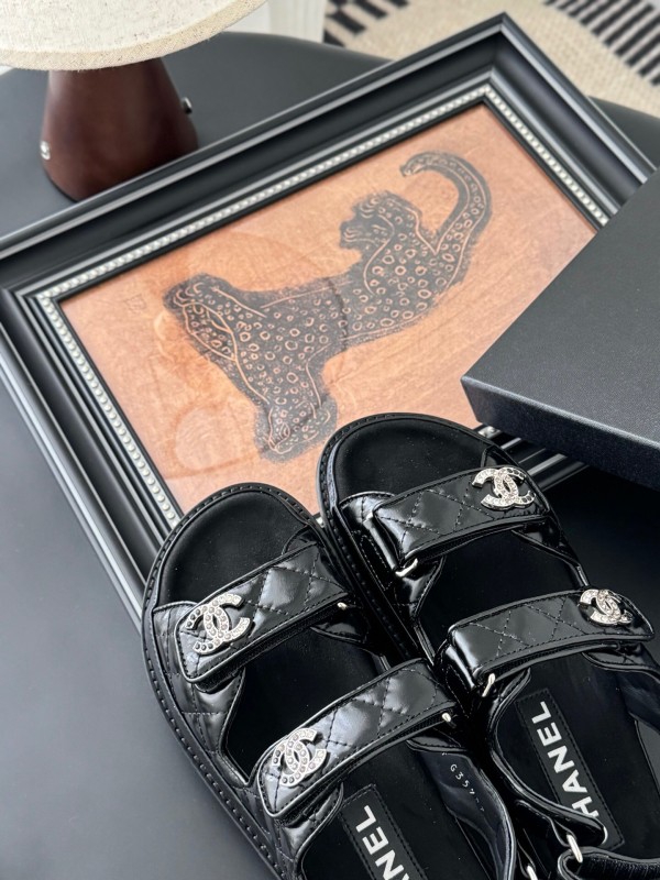 2025 Women Chanel Black Patent Leather Sandals LY00320