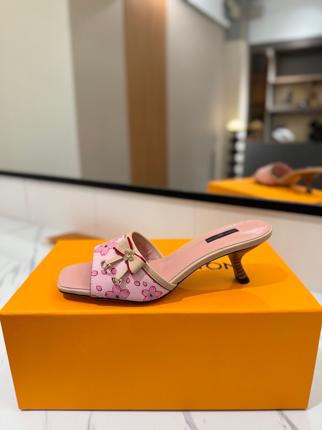 2025 Women Louis Vuitton Pink Leather Mules KFY00310