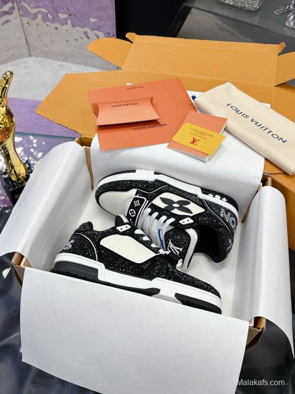 2025 Unisex Louis Vuitton Black White Leather Canvas Plimsolls Handmade Rhinestones AS00400