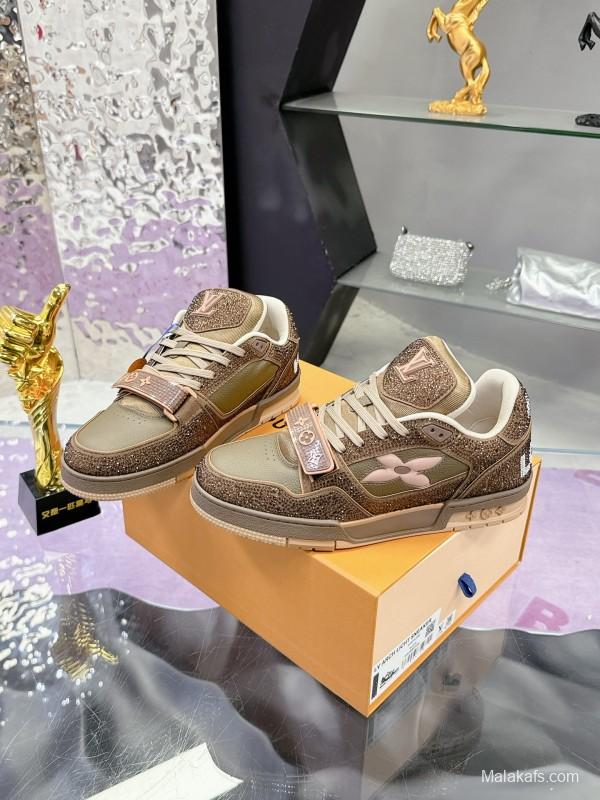 2025 Unisex Louis Vuitton Brown Khaki Leather Fabric Plimsolls Beading AS00400