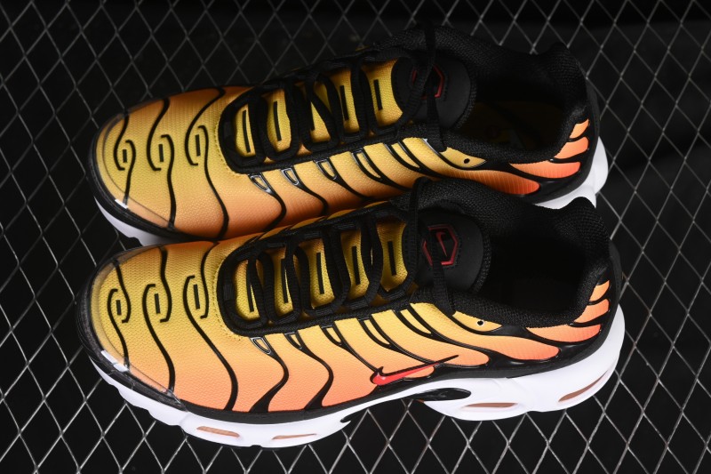 Nike Air Max Plus Retro Running Shoes with Air Cushion Technology - HF0552-001