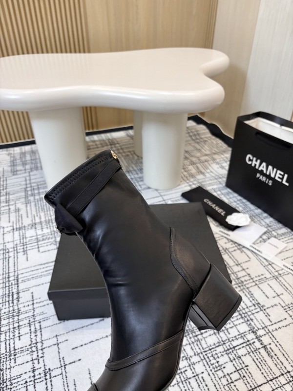 Chanel Classic Chunky Heel Back Zipper Ankle Boots - LY00320