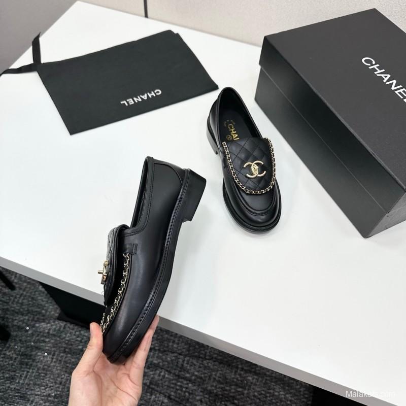 Chanel Classic Flap Chain CC Loafers with Buckle Closure - LY00320