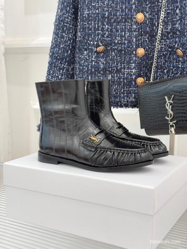 Saint Laurent YSL Letter Loaf Short Boots with Pleated Edges - KFY00430