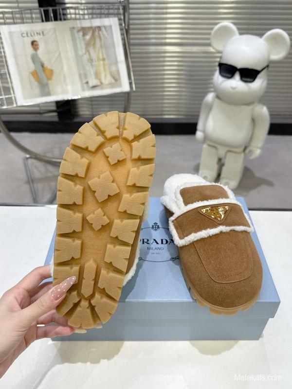 Prada Fall/Winter 2025 New Fur Mule Slippers Triangle Buckle Bread Head Semi-Slippers - KFY00270