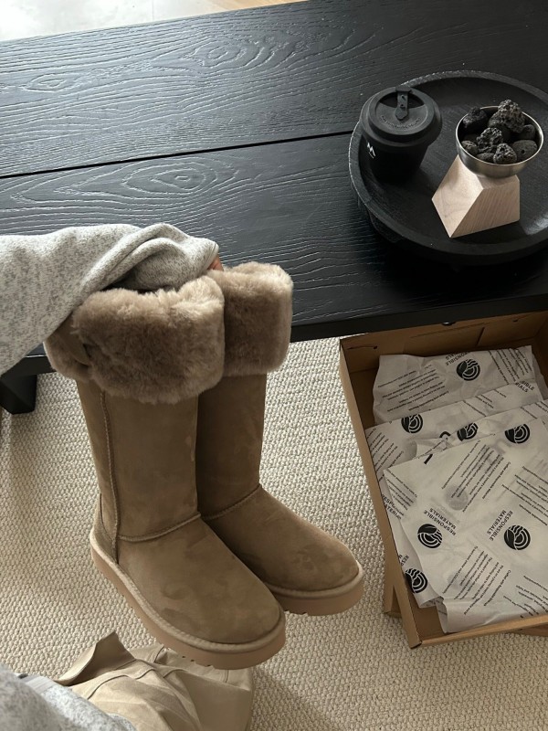 UGG 2025/SS High Boot Snow Boots with Faux Fur Collar - AS00370